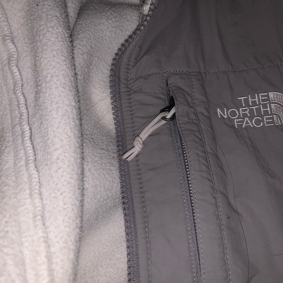 White north face jacket - Picture 6 of 8